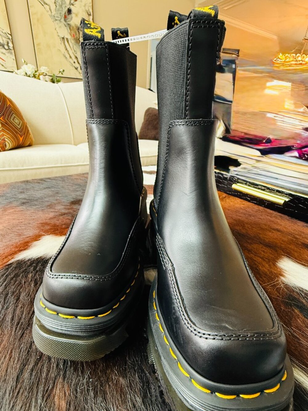 DR. MARTENS CORRAN CHELSEA BOOTS - SZ 7